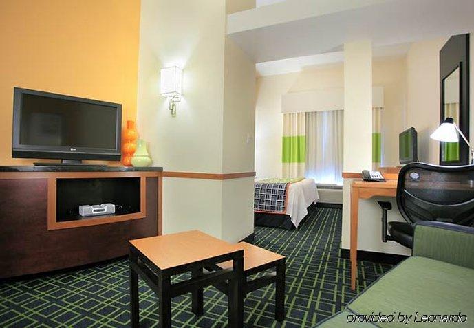 Fairfield And By Marriott I-95 Hotel